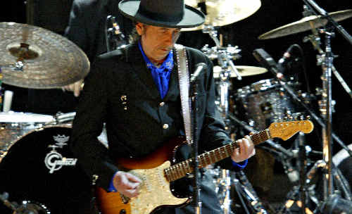 Bluesfest management are hoping to extend the festival one more day so Bob Dylan can play another concert. Bluesfest management are hoping to extend the festival one more day so Bob Dylan can play another concert.